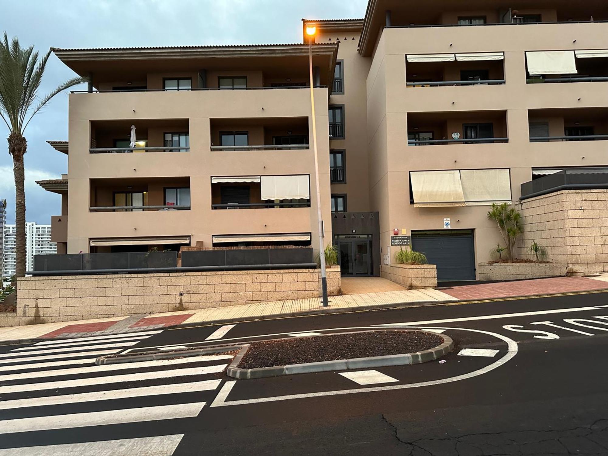 2 Bedroom With Parking, Wifi, Views & Heated Pool Playa Paraiso  Exteriör bild
